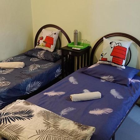 Snoopy Homestay Two Bedroom Бату-Пахат Экстерьер фото