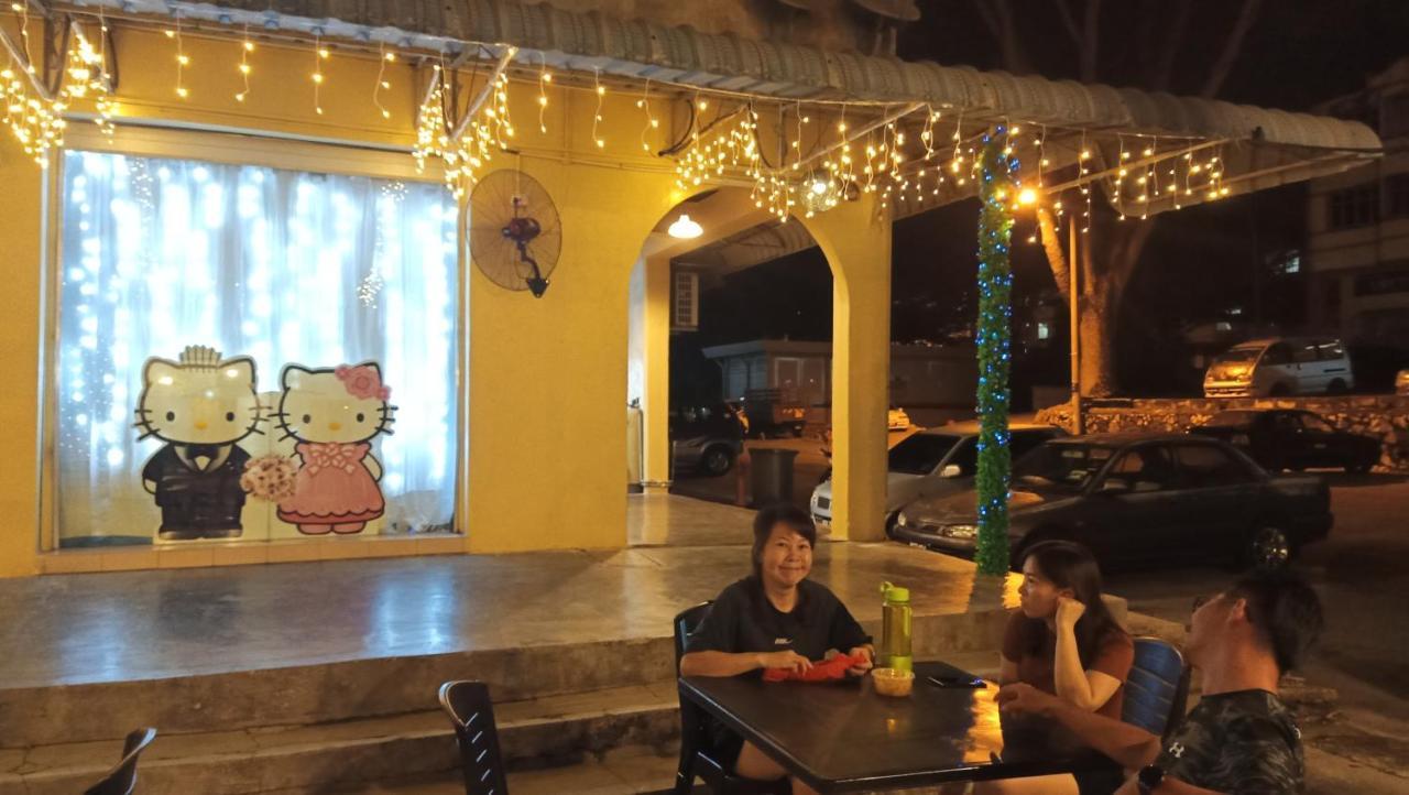 Snoopy Homestay Two Bedroom Бату-Пахат Экстерьер фото