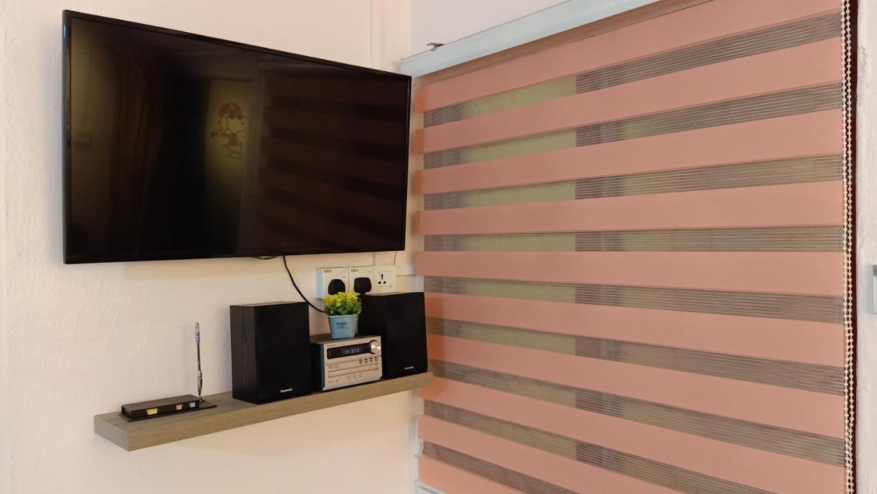 Snoopy Homestay Two Bedroom Бату-Пахат Экстерьер фото