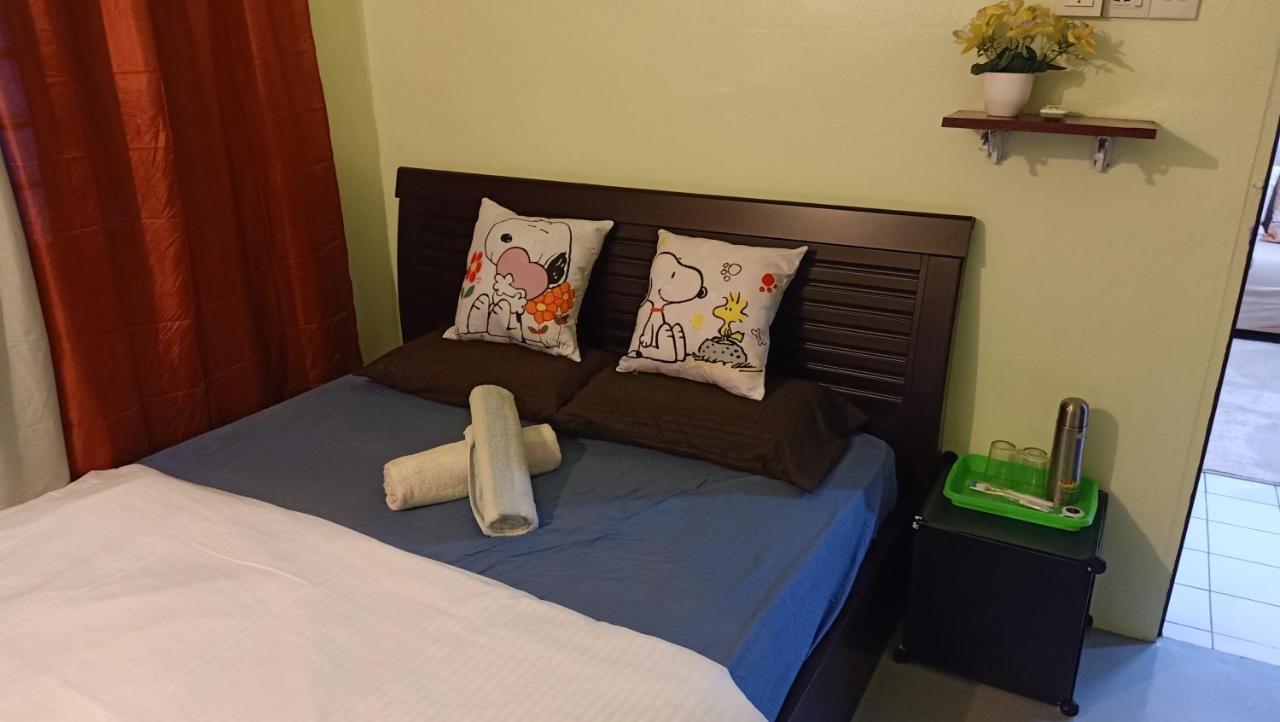 Snoopy Homestay Two Bedroom Бату-Пахат Экстерьер фото