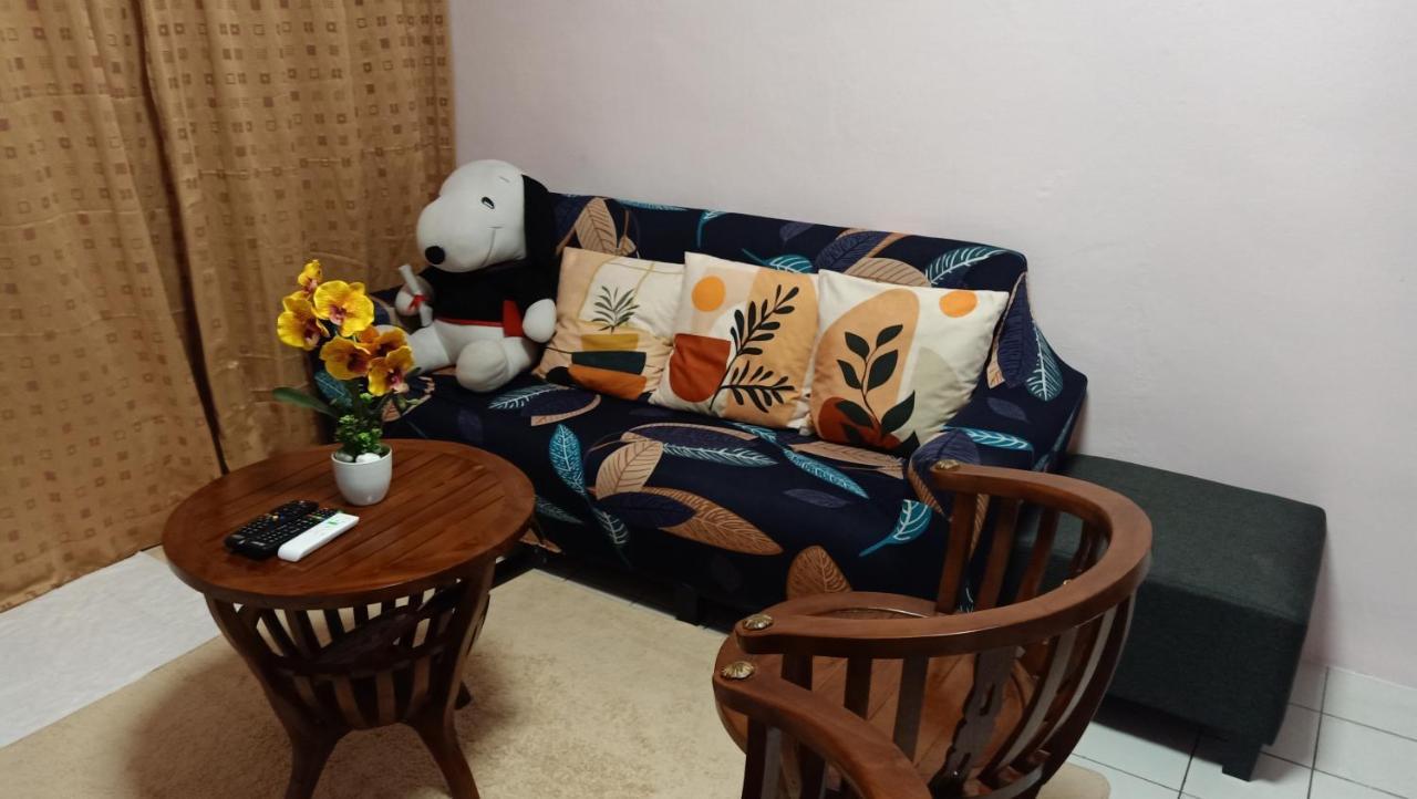 Snoopy Homestay Two Bedroom Бату-Пахат Экстерьер фото